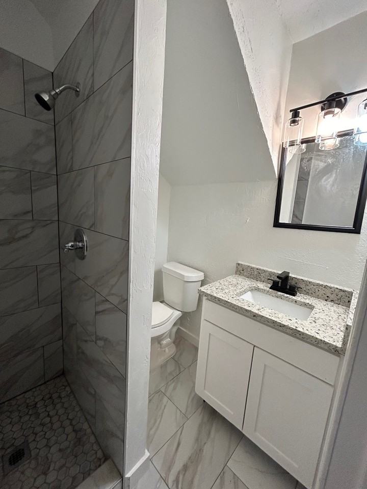 513 W Texas Ave #1 - Photo 2 of 14