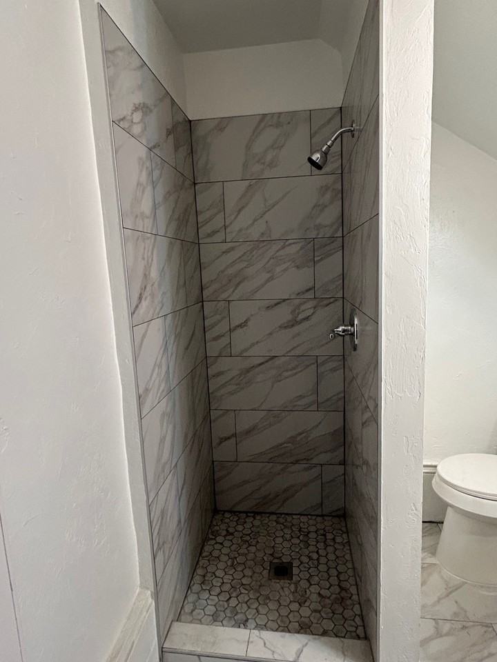 513 W Texas Ave #1 - Photo 3 of 14