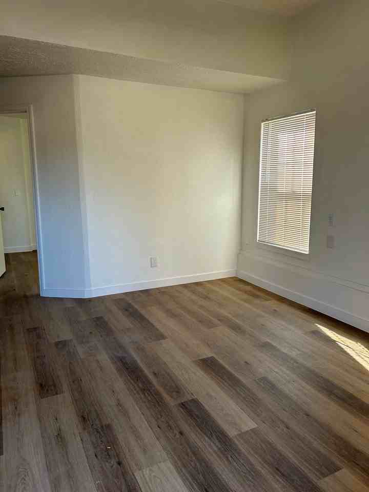 513 W Texas Ave #1 - Photo 7 of 14