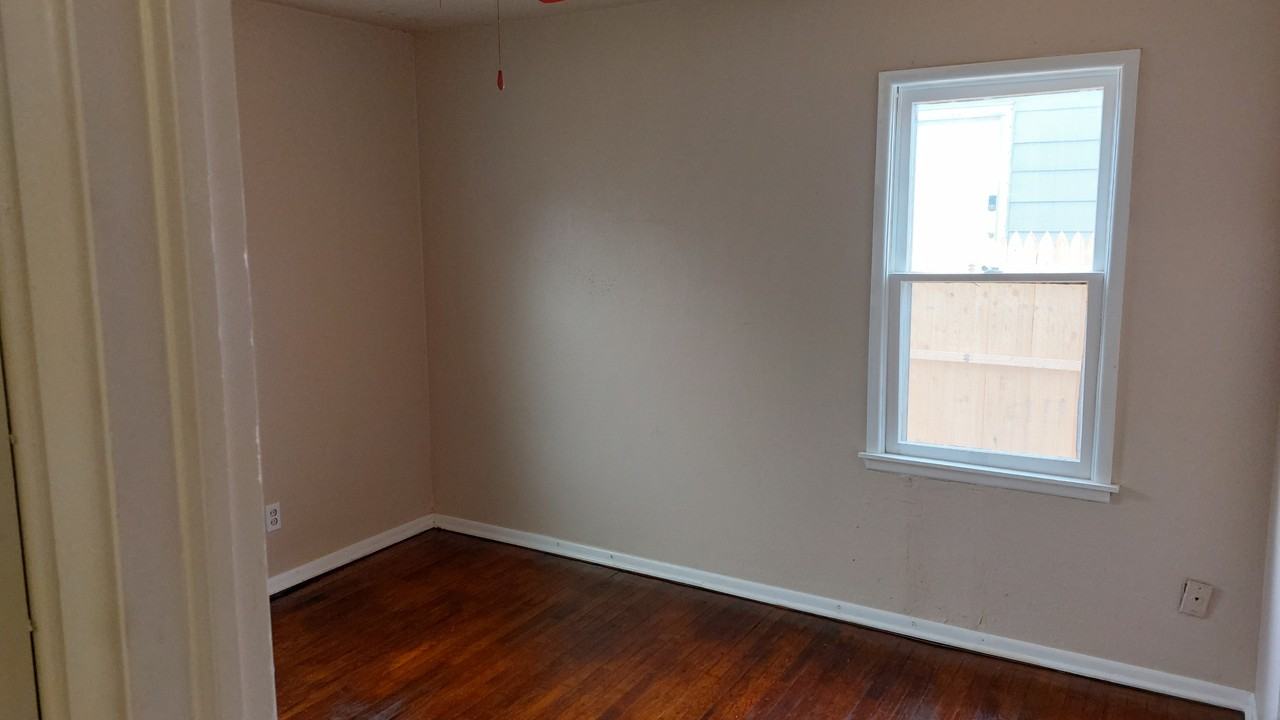 4429 Se 39th St #1 - Photo 3 of 6