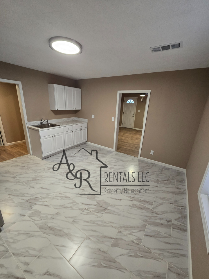 505 E Quincy St #1 - Photo 3 of 10