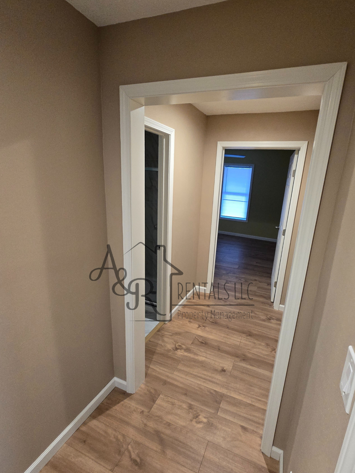 505 E Quincy St #1 - Photo 5 of 10