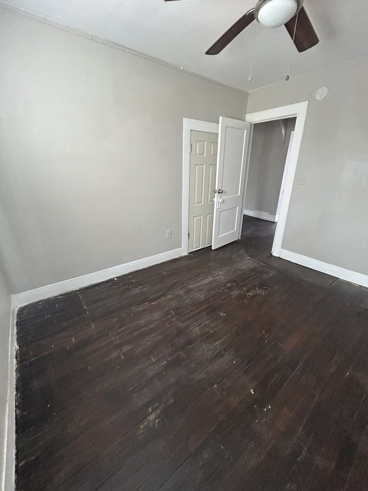 313 Sw 34th Ave #B - Photo 2 of 8