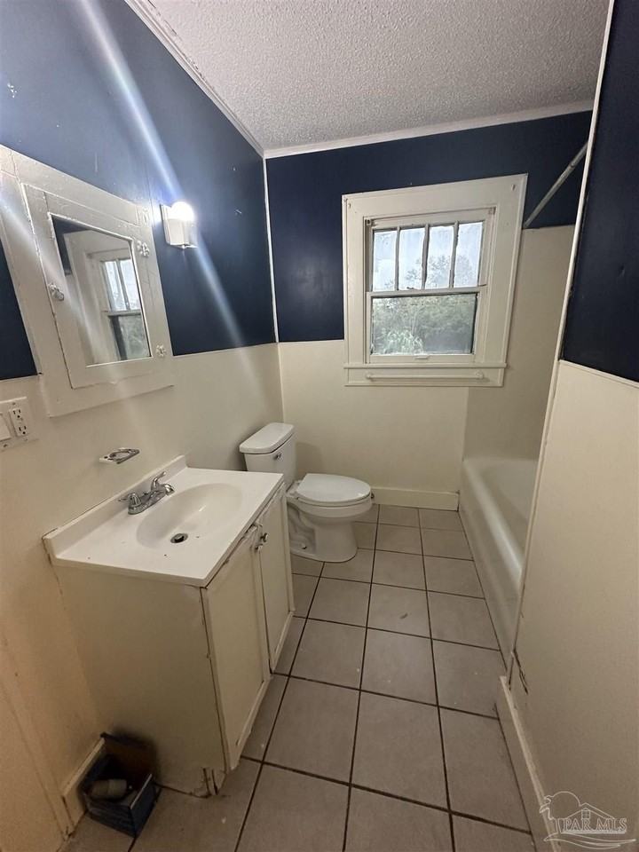 14 E Strong St - Photo 3 of 13