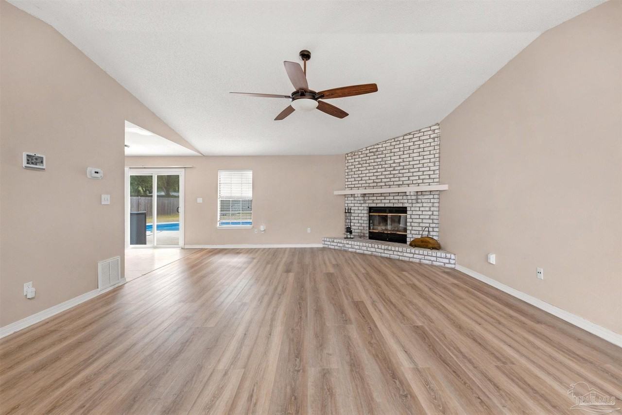 5850 Princeton Dr - Photo 7 of 37