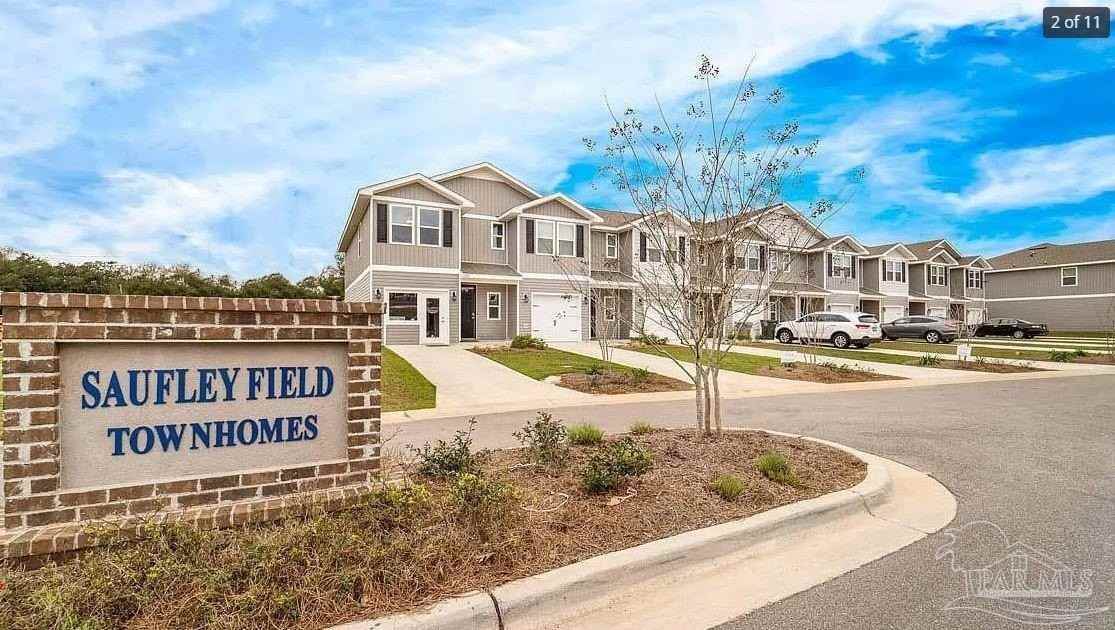 6012 Royal Port Ct - Photo 2 of 11