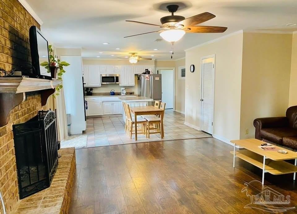 5705 Admiral Doyle Rd - Photo 3 of 32