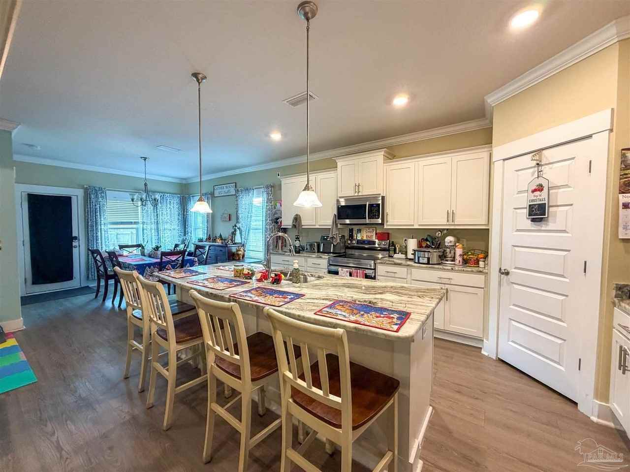 12509 Windsor Dr - Photo 3 of 17