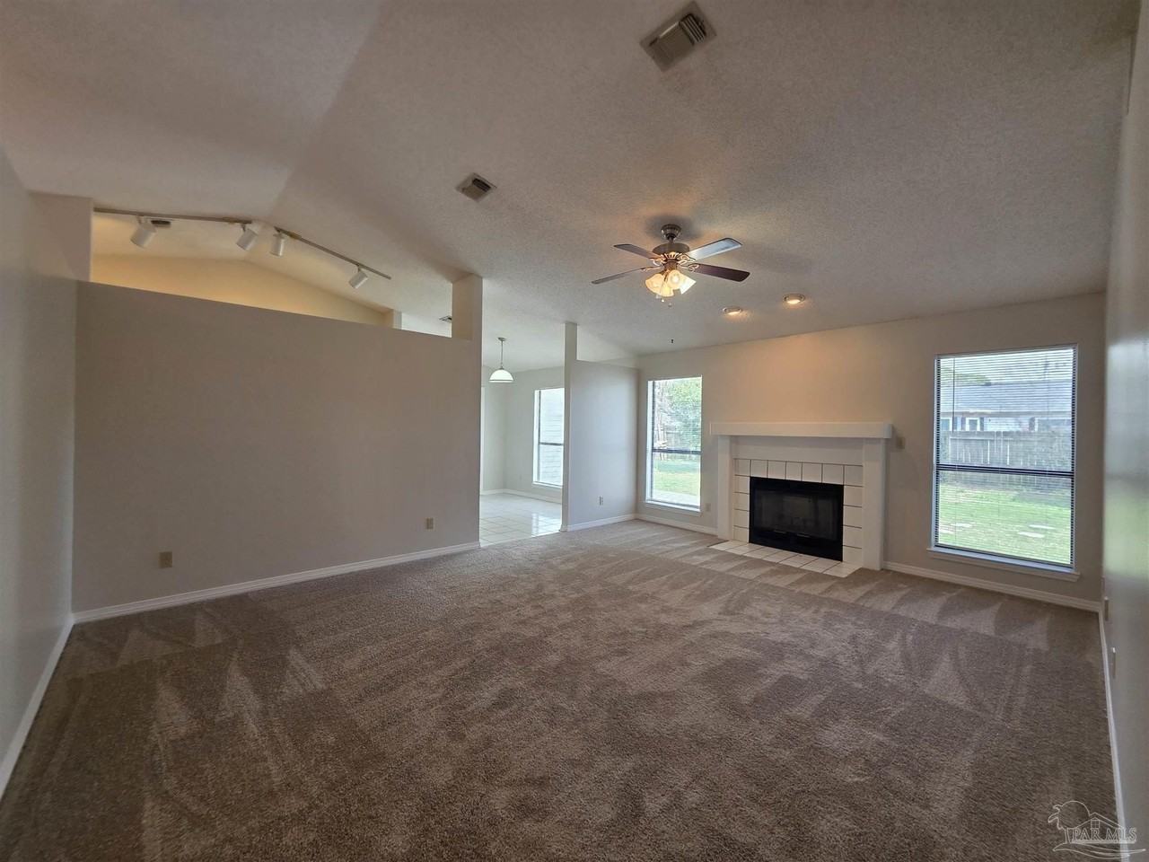 824 Lavon Dr - Photo 3 of 34