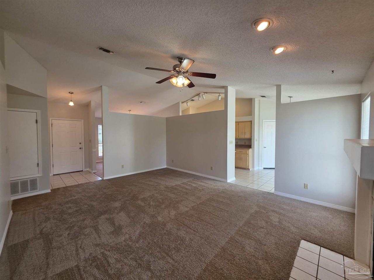 824 Lavon Dr - Photo 5 of 34