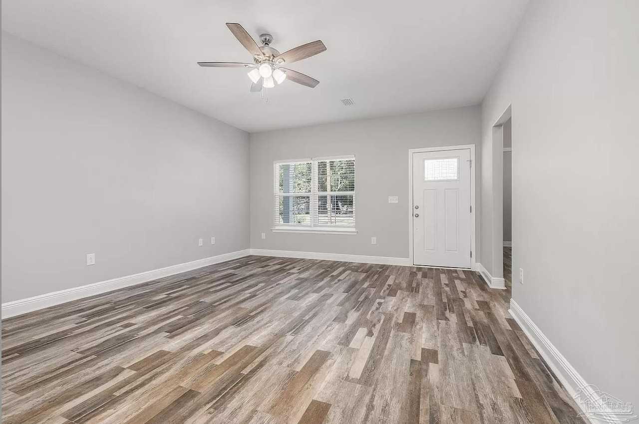 618 Rentz Ave - Photo 4 of 20