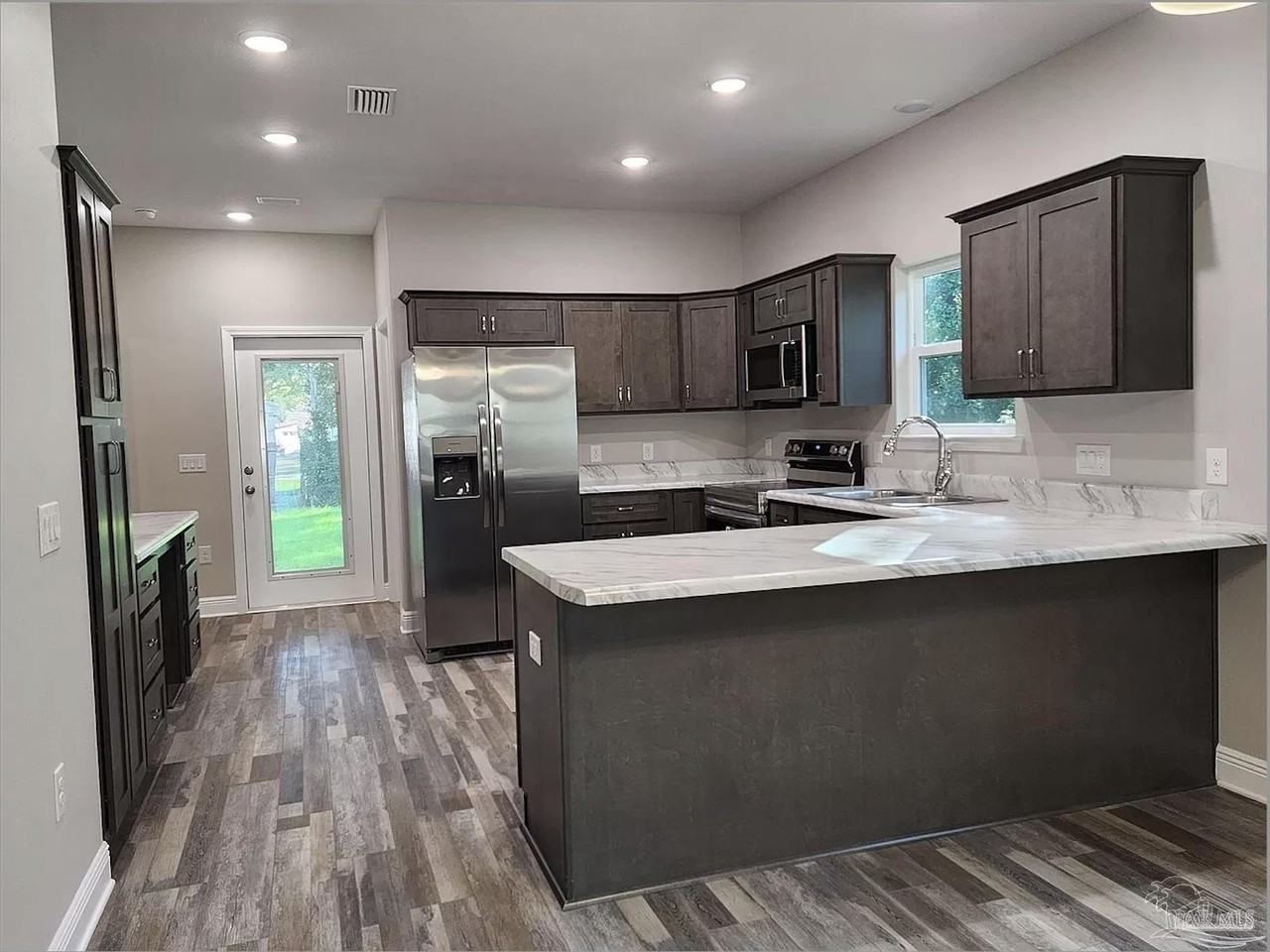 618 Rentz Ave - Photo 5 of 20