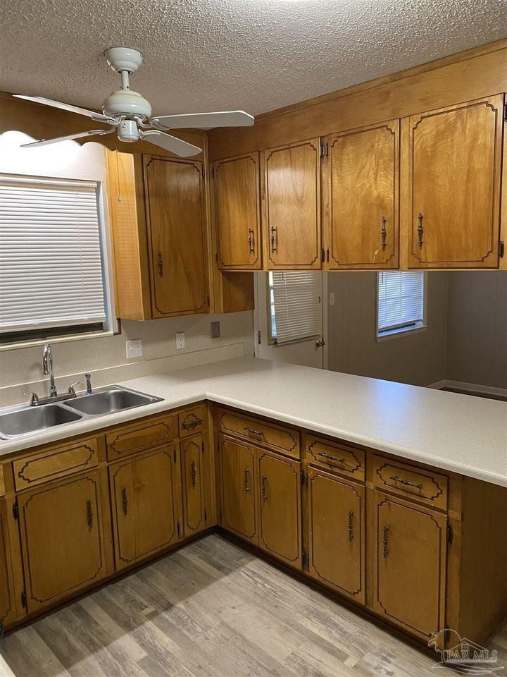 6005 Muldoon Rd - Photo 6 of 15