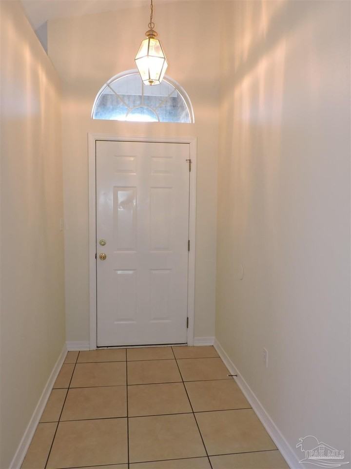 2513 Gulf Breeze Ave - Photo 2 of 28