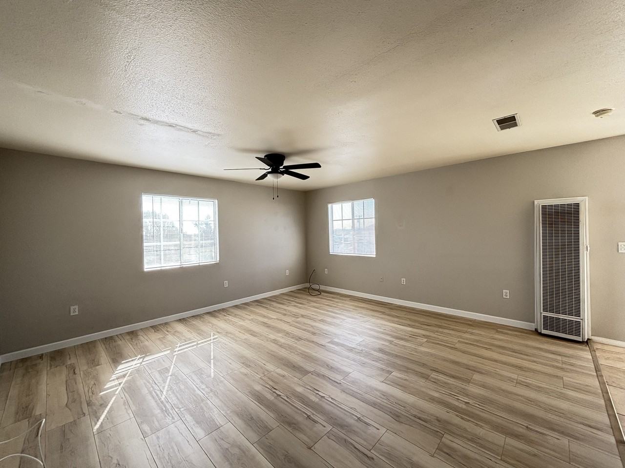 2932 Preece St #2932B - Photo 4 of 19