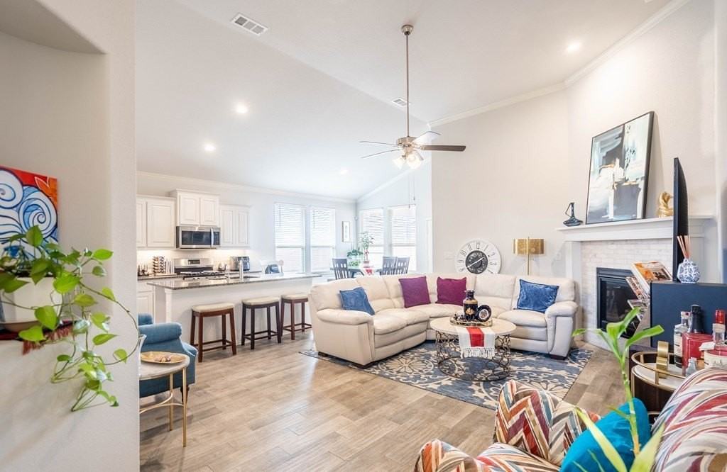 1209 Santa Clara Dr - Photo 4 of 30