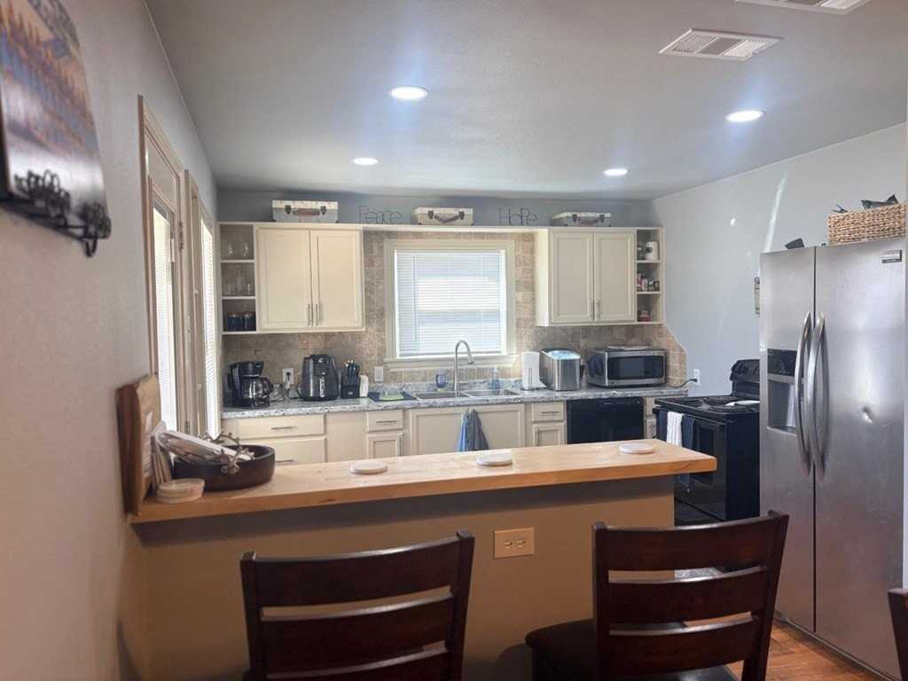 709 W Cuthbert Ave - Photo 7 of 22