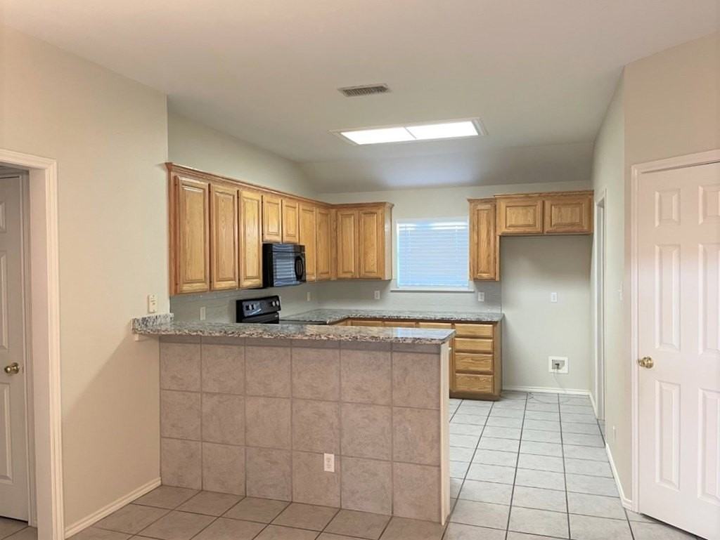 4712 Gateway St - Photo 3 of 19