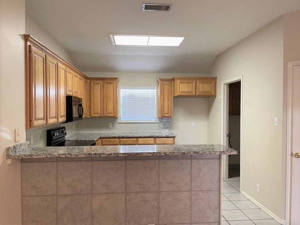 4712 Gateway St - Photo 4 of 19