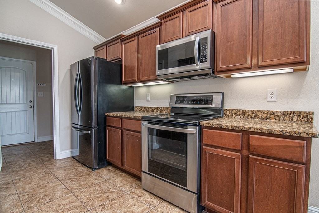 805 Candlestick Dr - Photo 4 of 24