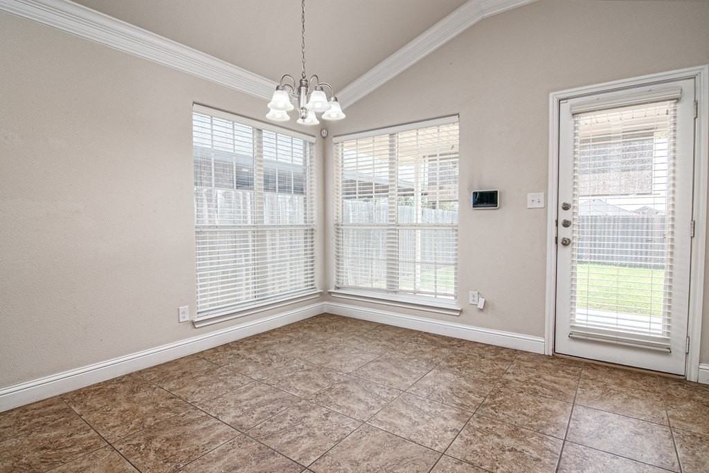 805 Candlestick Dr - Photo 5 of 24