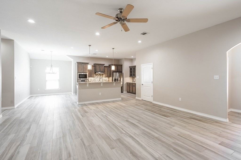 1205 Convair Dr - Photo 7 of 41