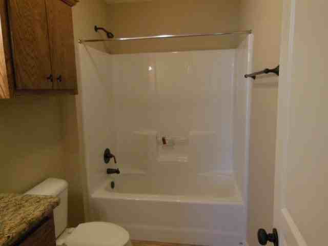 204 Richmond Ave - Photo 6 of 9