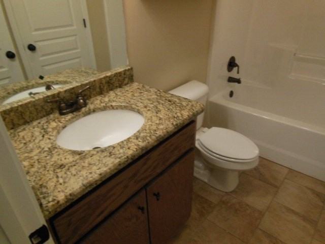 204 Richmond Ave - Photo 7 of 9