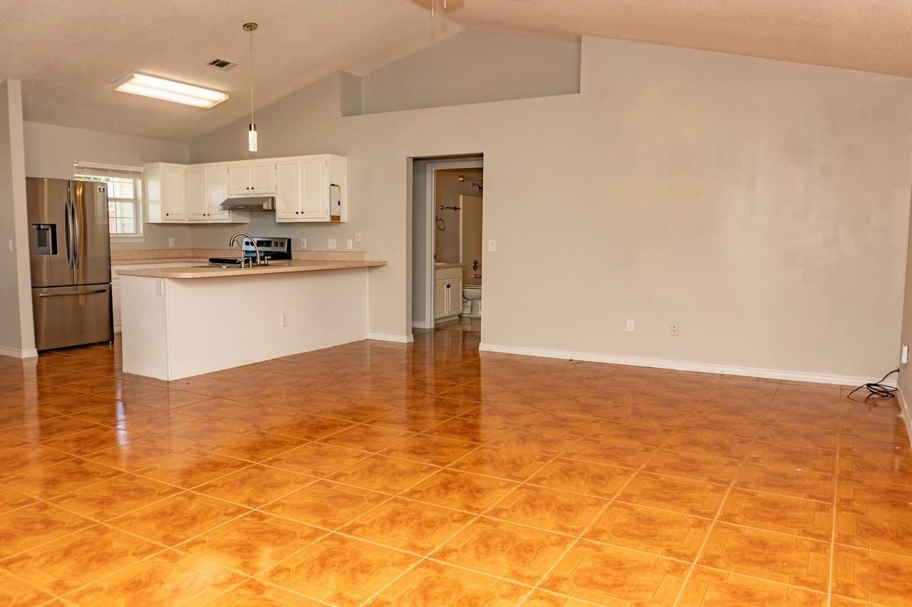 2831 Atoka Trl #373 - Photo 6 of 22