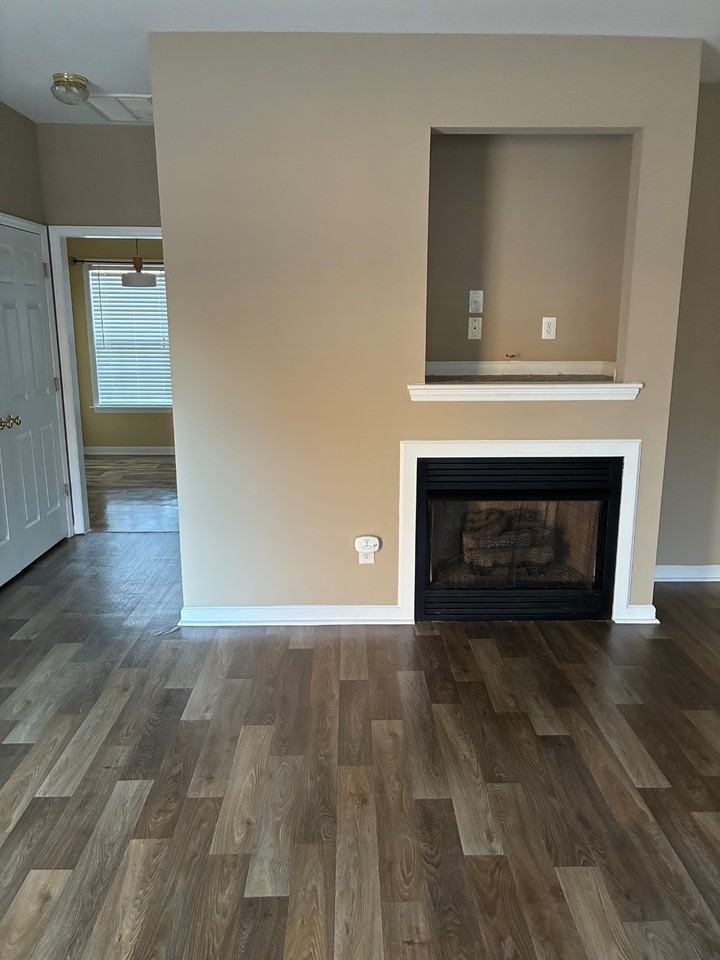2861 Bennington Dr #2861 - Photo 2 of 16