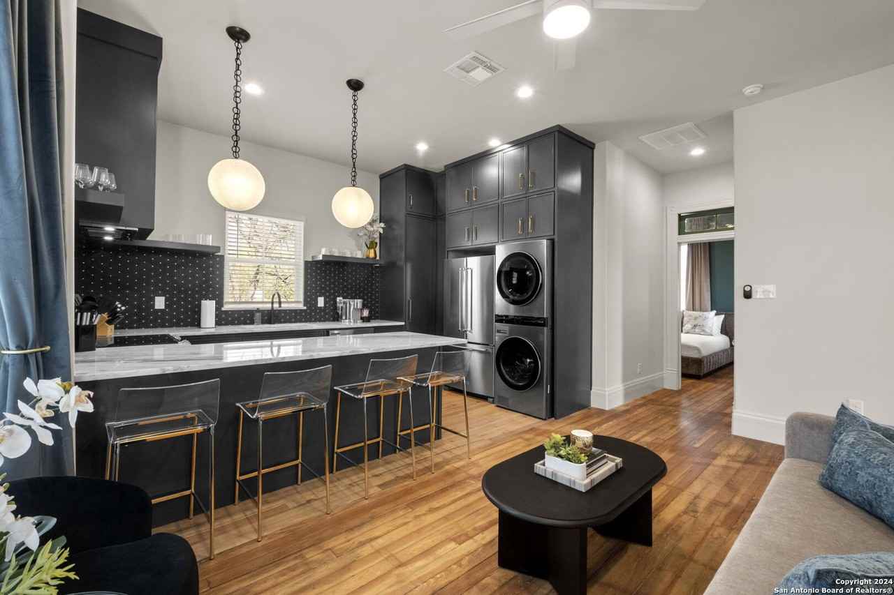 201 E Carson St #2