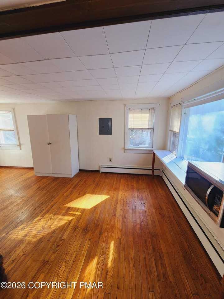 873 Lower Swiftwater Rd Apt 201 #201 - Photo 4 of 10