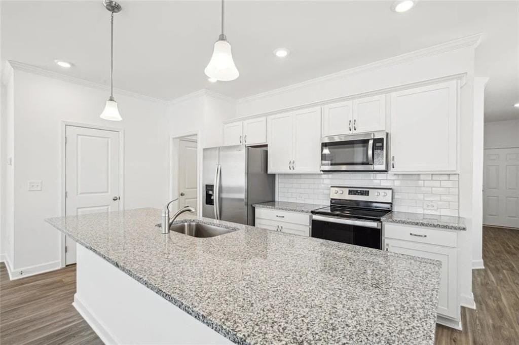 5070 Woodland Hls - Photo 2 of 12