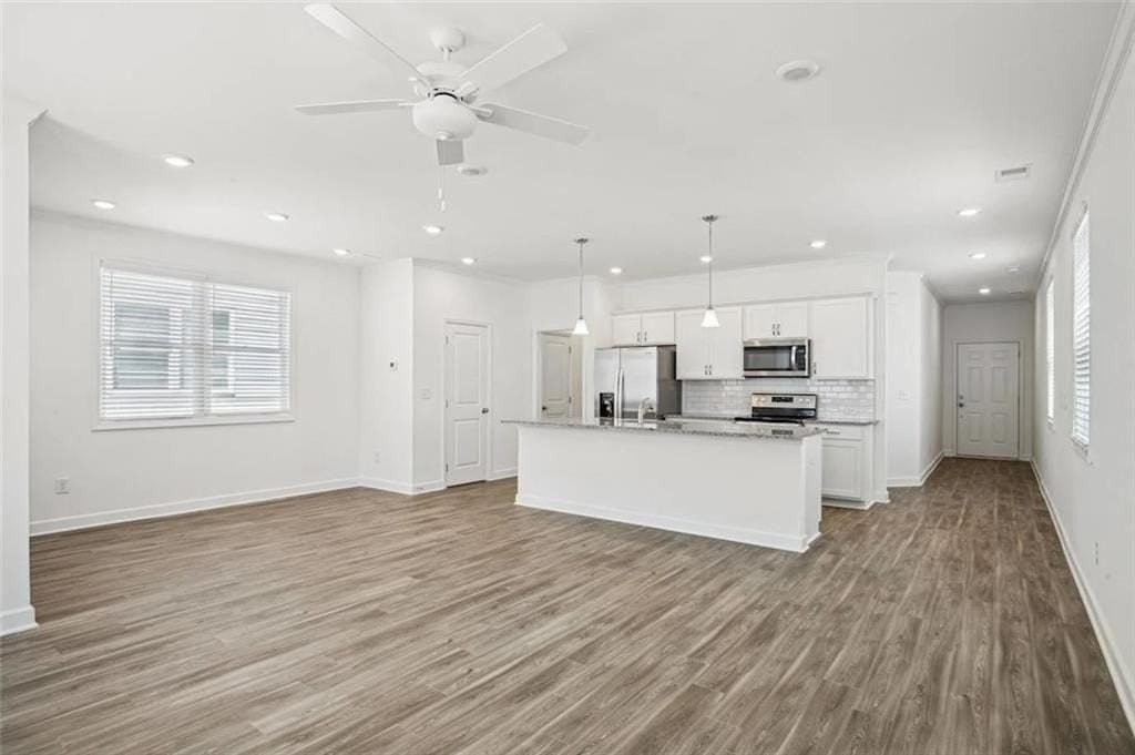 5070 Woodland Hls - Photo 4 of 12