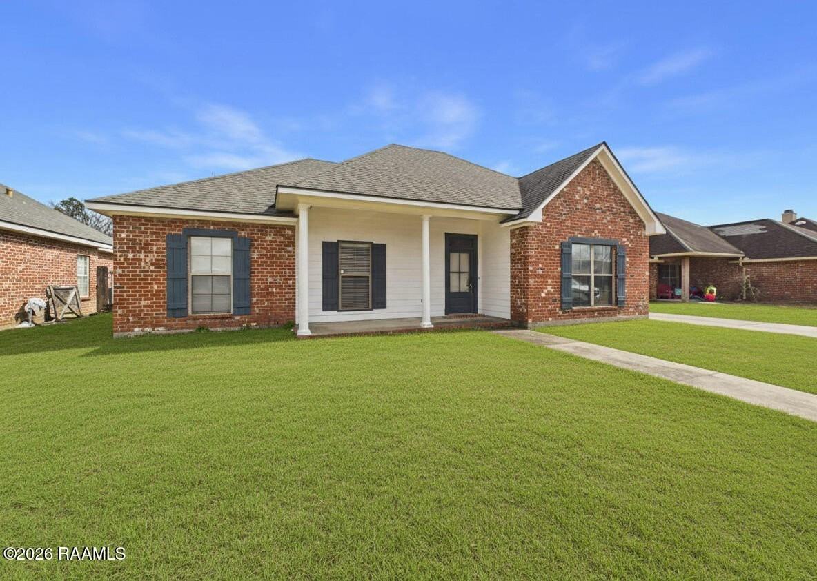 104 Cadet Ln - Photo 2 of 32