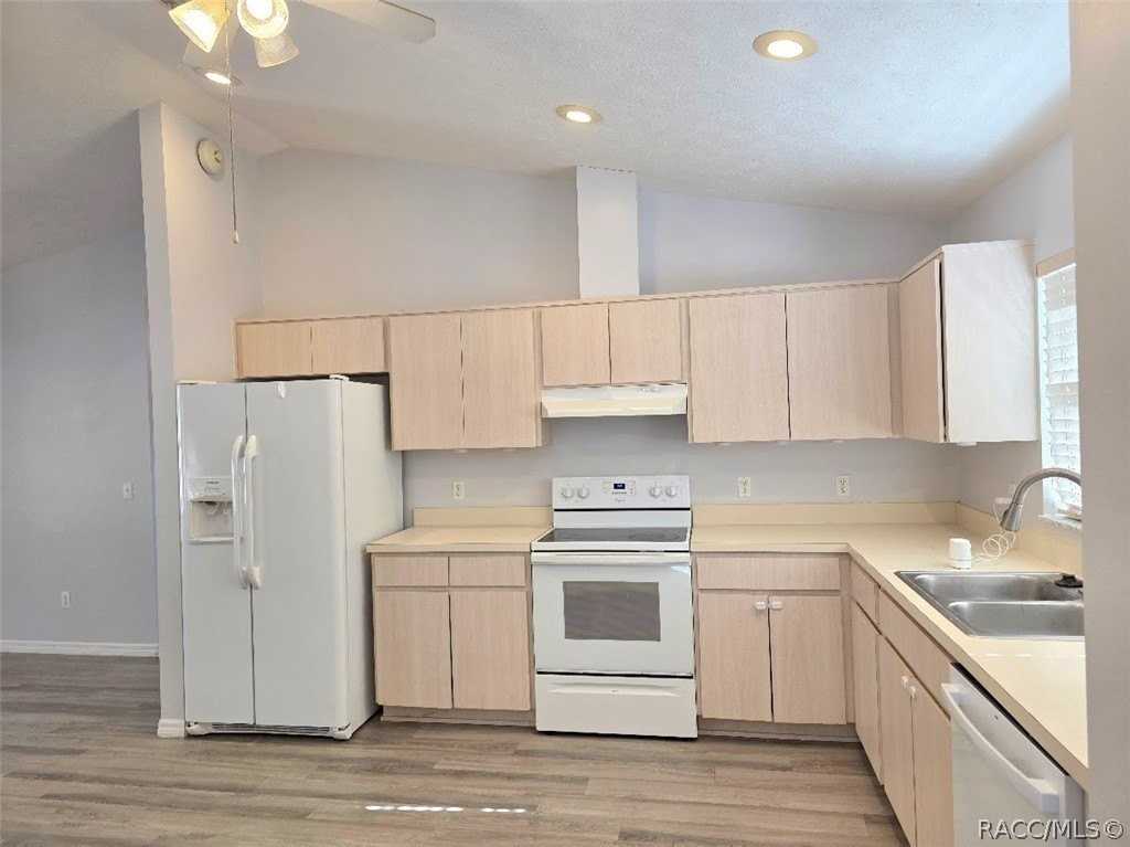 8529 N Titleist Dr - Photo 3 of 27