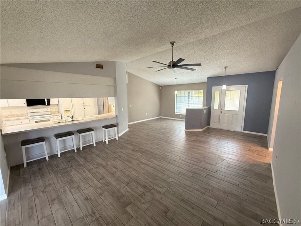 2235 W Springlake Dr - Photo 4 of 50