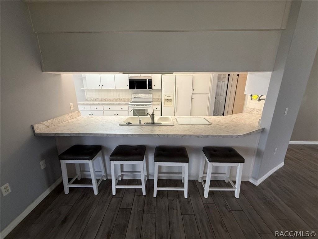 2235 W Springlake Dr - Photo 7 of 50