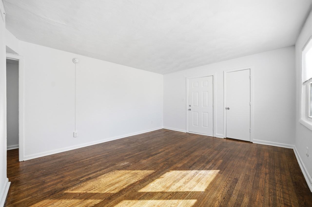 642 Dresden Dr #I - Photo 6 of 10