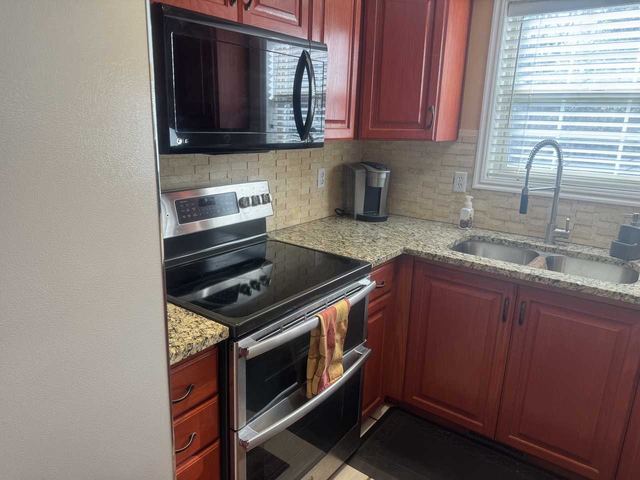 1004 Uri Ln #2 - Photo 4 of 35