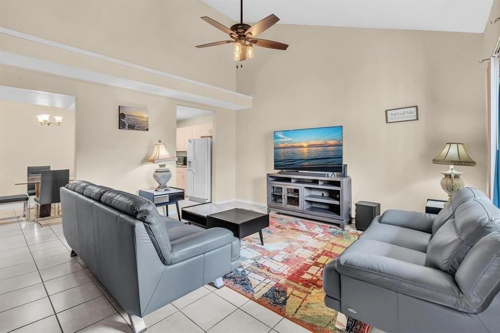 10240 Nw 33rd Pl - Photo 5 of 44