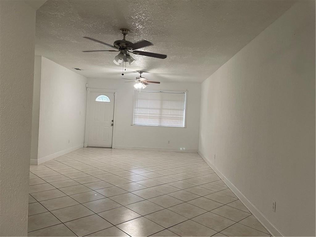 6902 Sw 15th St - Photo 7 of 50