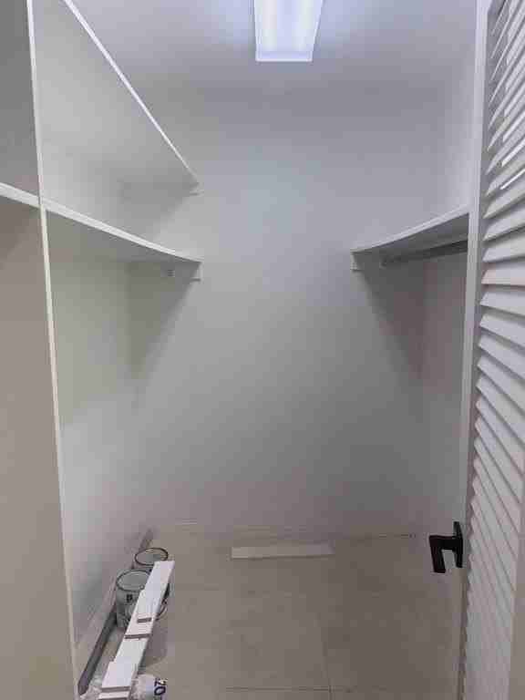 2725 Middle River Dr - Photo 7 of 10