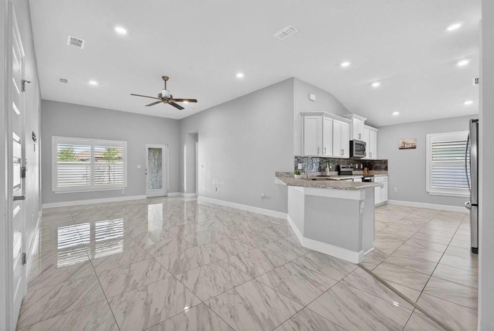 8680 Pavia St - Photo 7 of 49