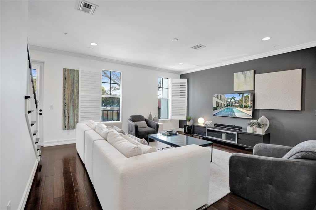 381 E Cannery Row Cir - Photo 4 of 50