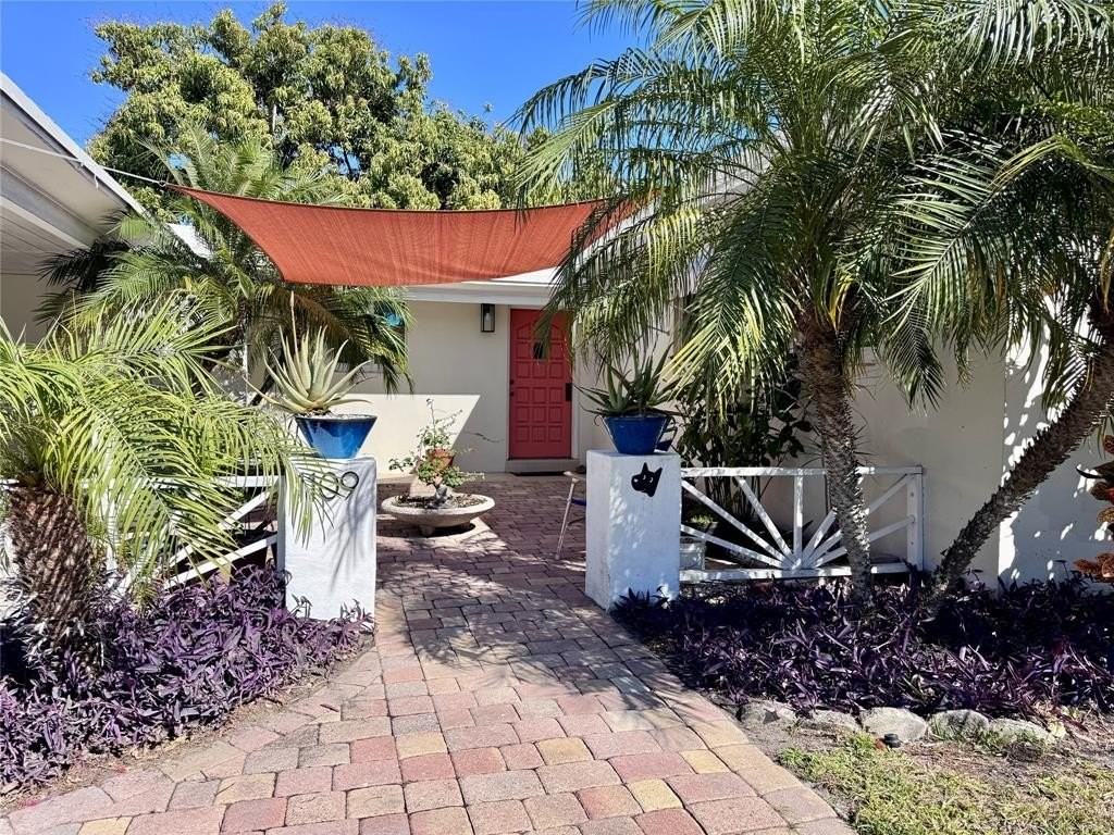 1109 Avocado Isle - Photo 3 of 29