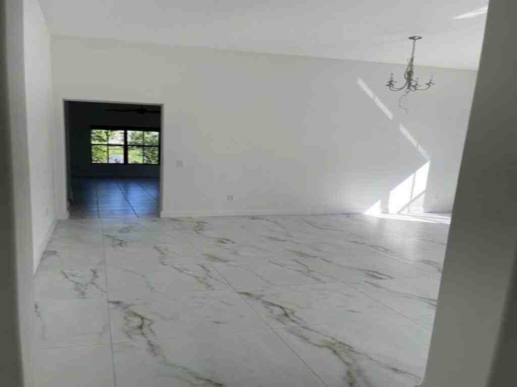 8491 Nw 40th St - Photo 3 of 21