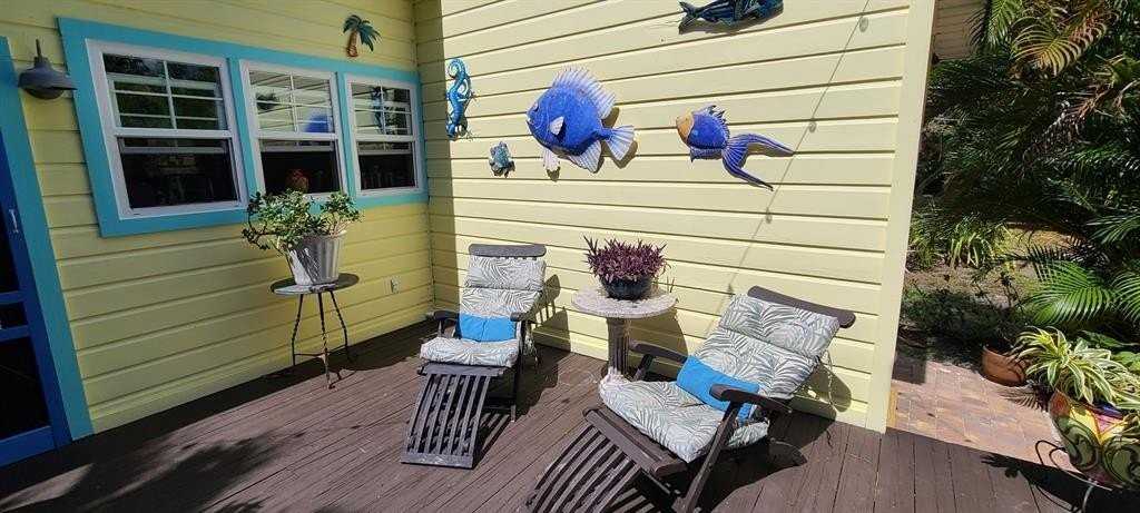 1214 Ne 2nd Ave - Photo 5 of 15