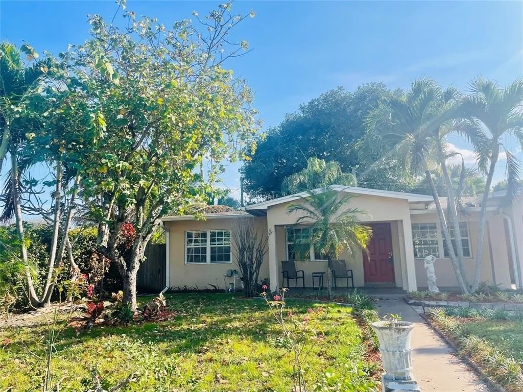 1412 Ne 14th Pl - Photo 3 of 20