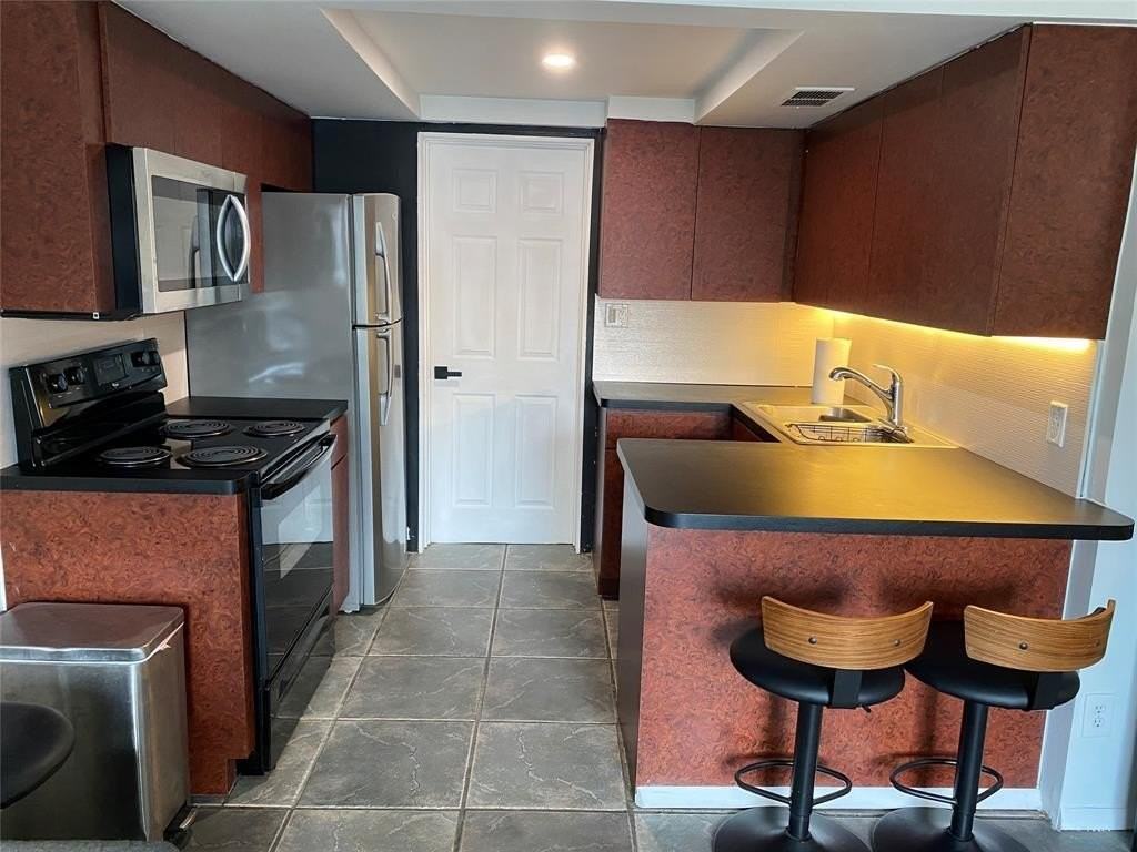 2056 Ne 9th Ave - Photo 7 of 7